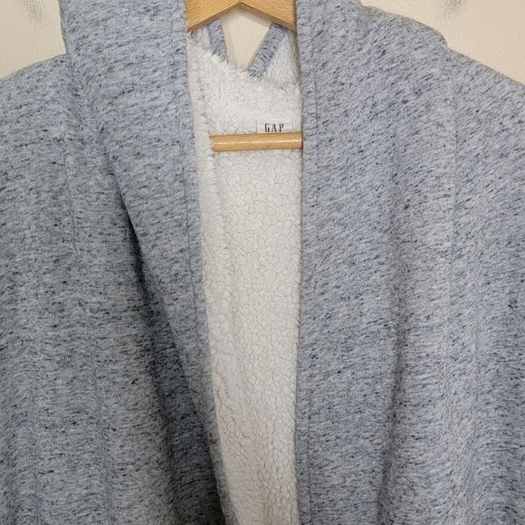 Gap | Heathered Gray Sweatshirt Jacket with Fleece Lining. - Picture 4 of 6